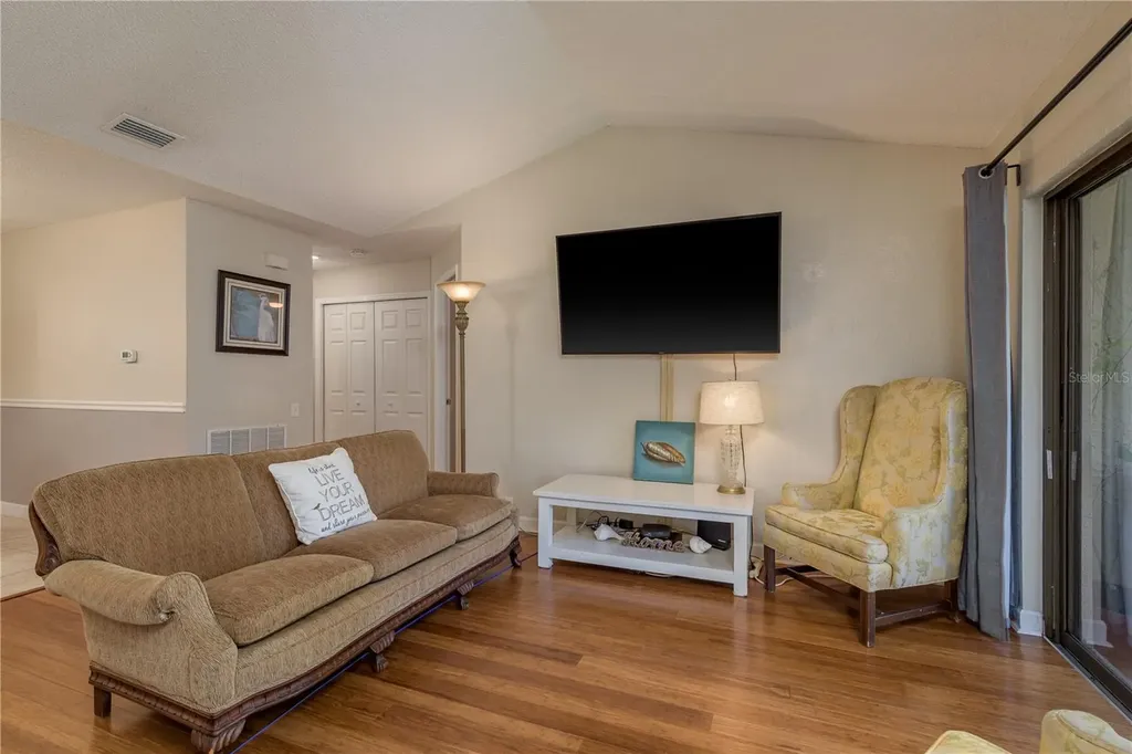 247 Los Prados Drive Safety Harbor FL 34695