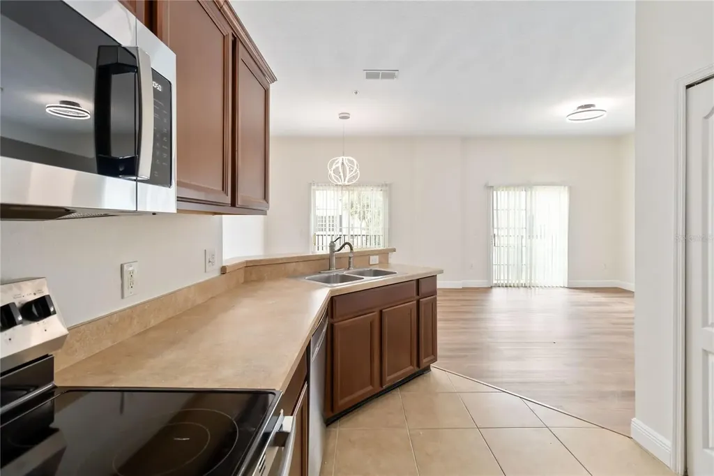 6484 S Goldenrod Road Orlando FL 32822