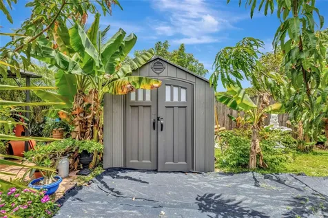 502 SE Guava Terrace Port St Lucie FL 34983