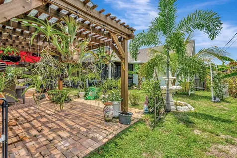 502 SE Guava Terrace Port St Lucie FL 34983