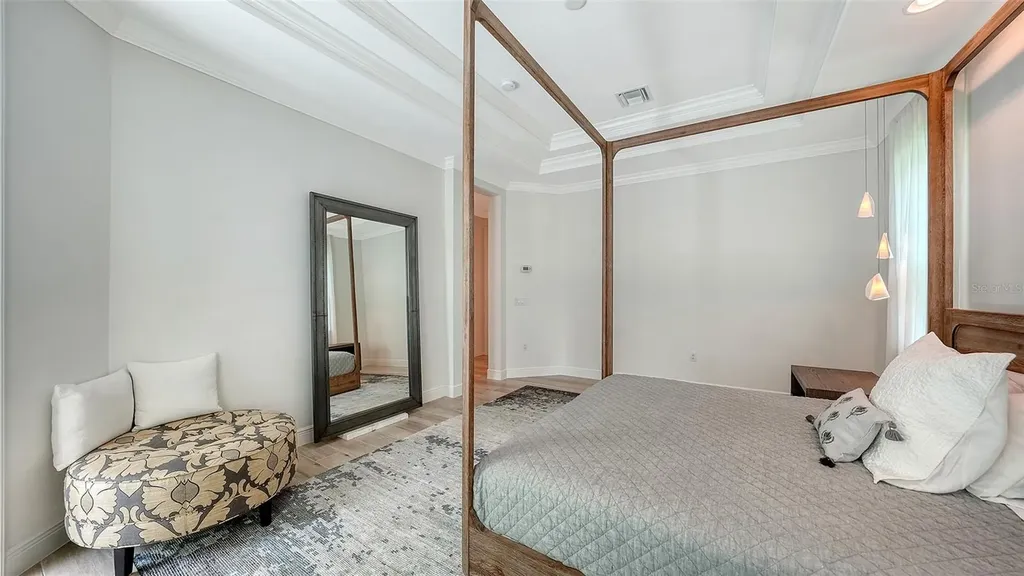 413 Partridge Circle Sarasota FL 34236