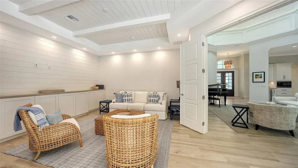 413 Partridge Circle Sarasota FL 34236