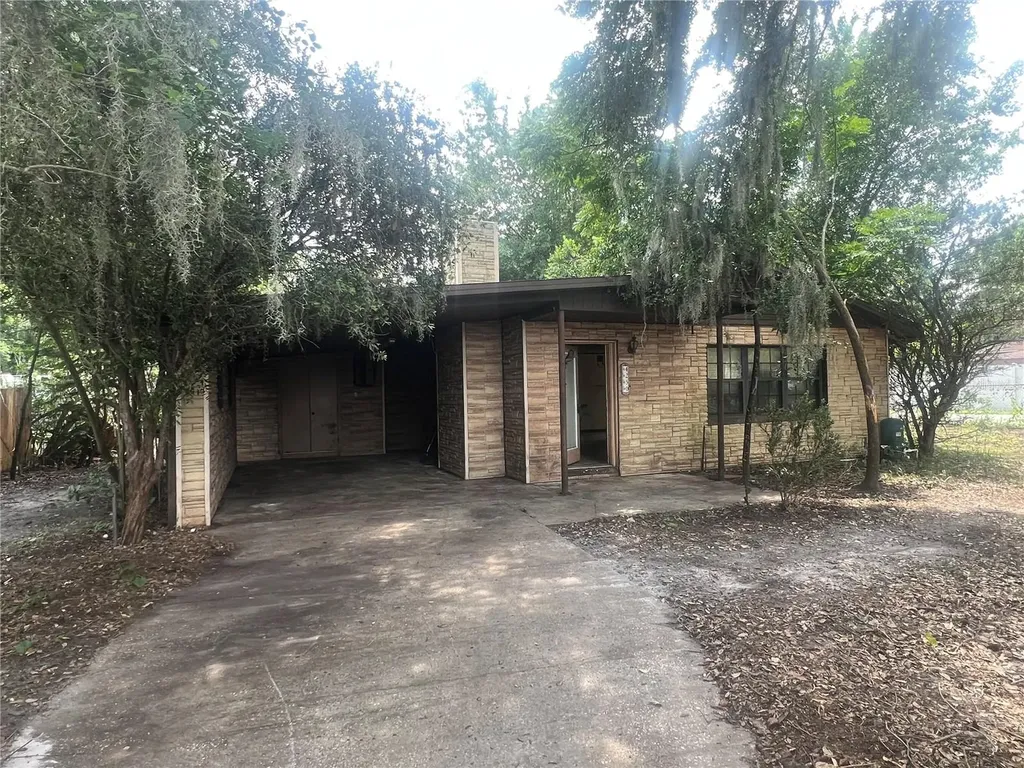 4250 Lake Avenue Kissimmee FL 34746