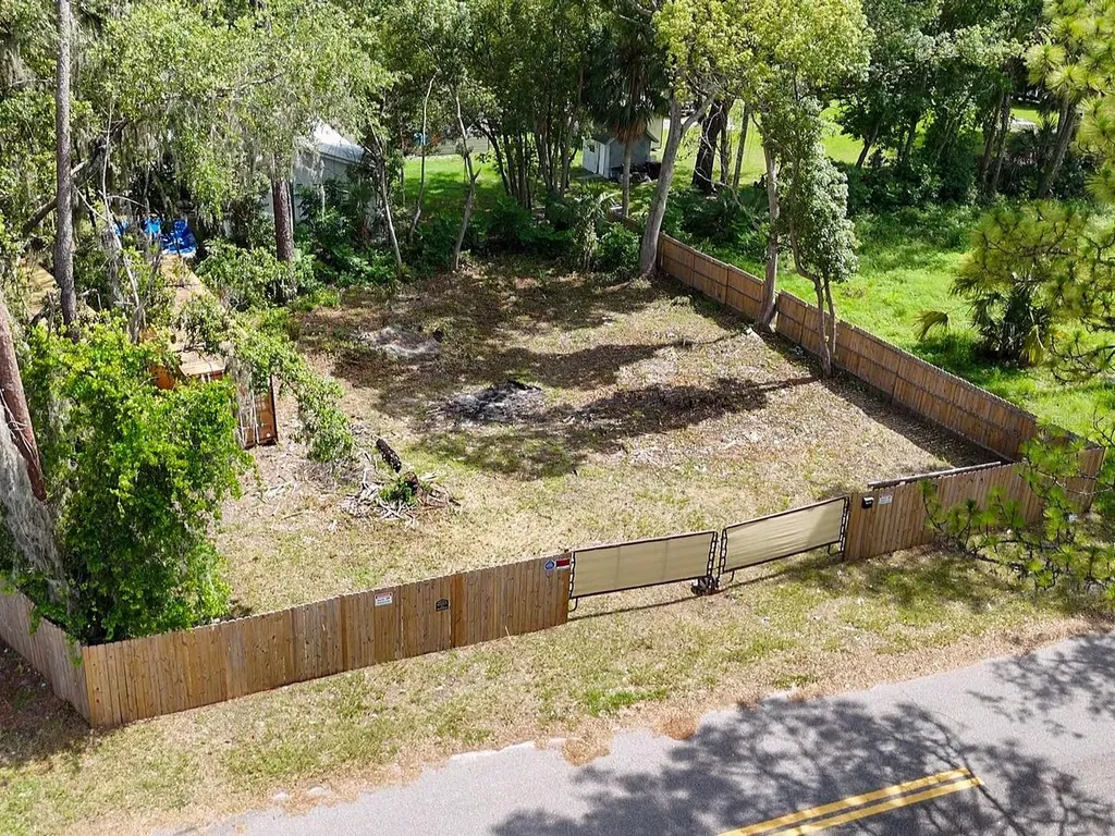 16220 Lenord Street Umatilla FL 32784