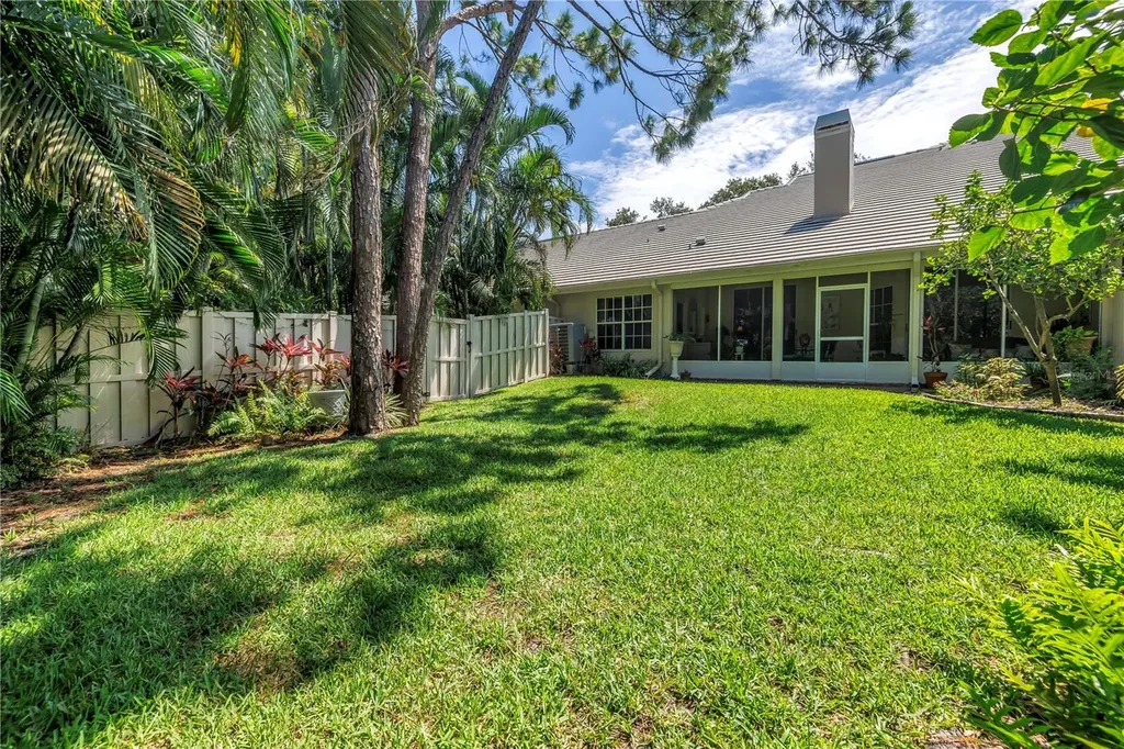 5090 White Pine Circle NE St Petersburg FL 33703