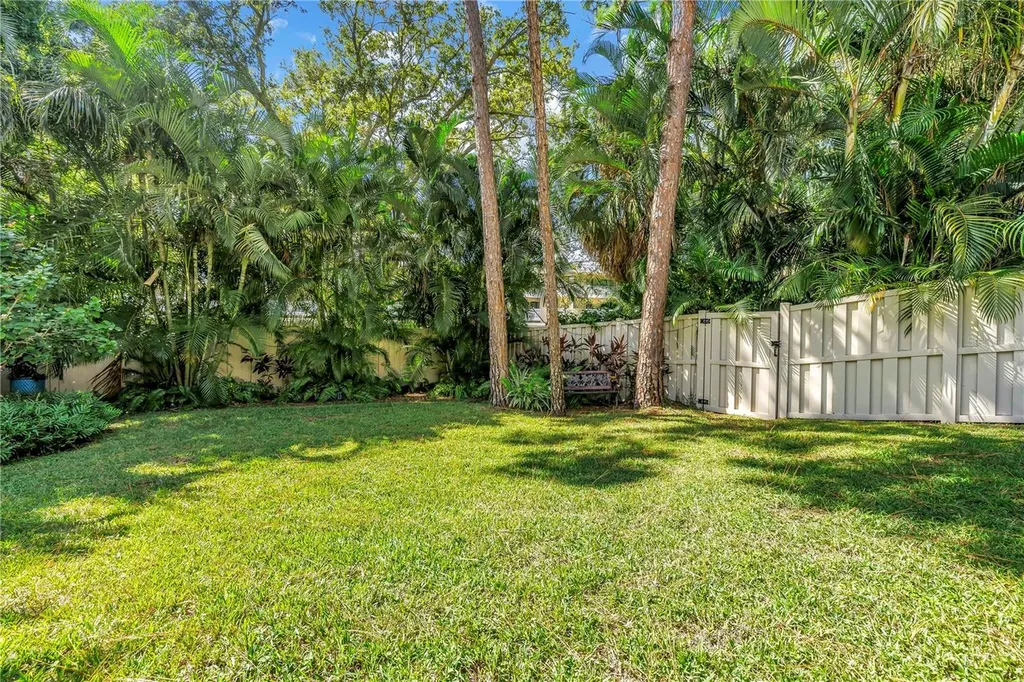 5090 White Pine Circle NE St Petersburg FL 33703