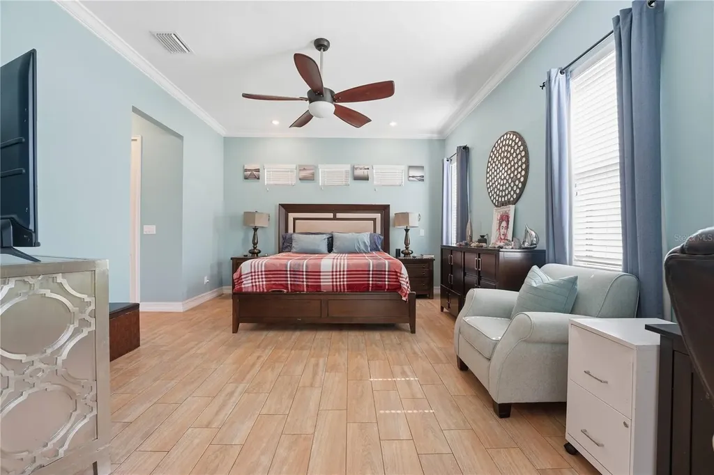 6619 35th Court E Sarasota FL 34243