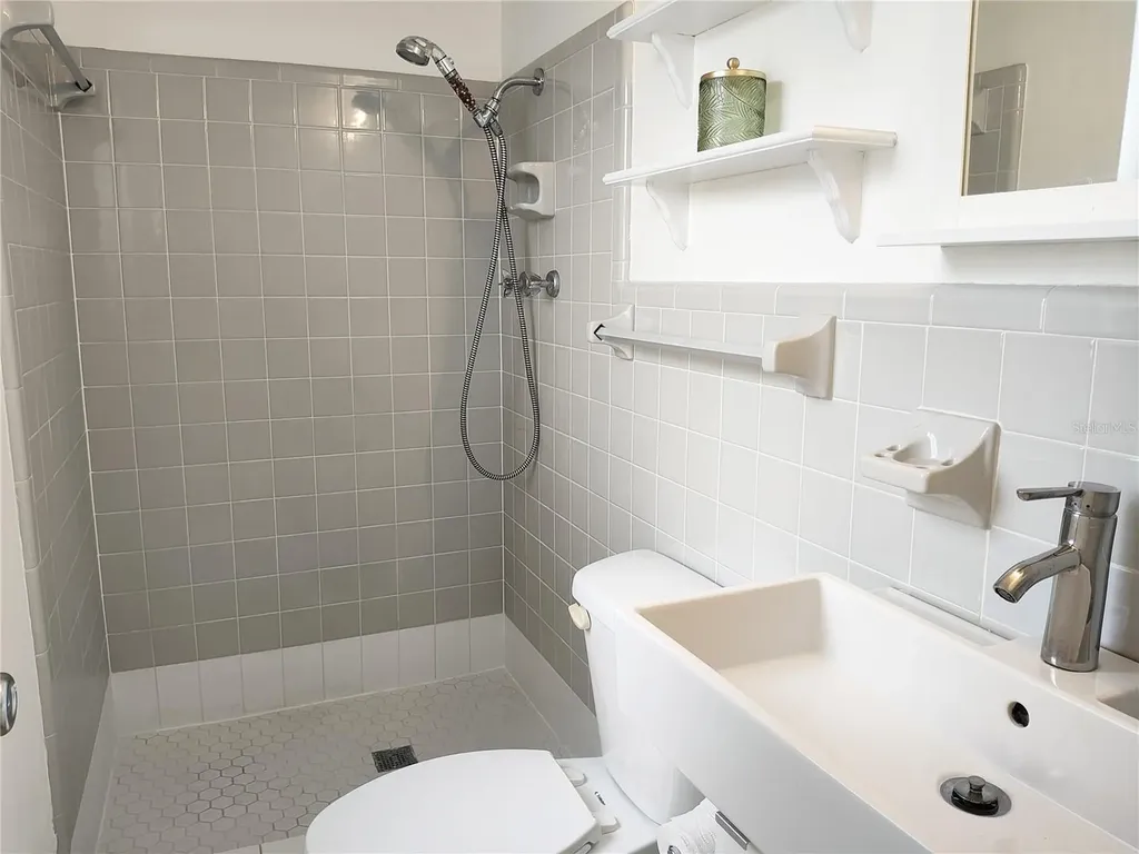 2155 Wood Street Sarasota FL 34237