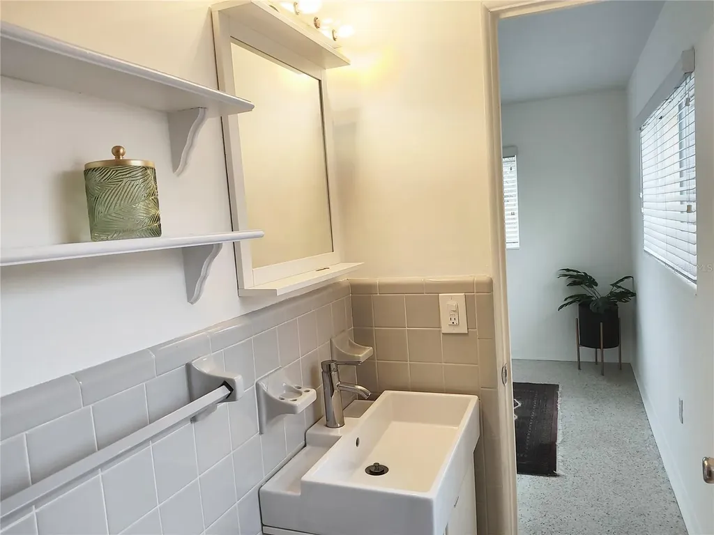 2155 Wood Street Sarasota FL 34237