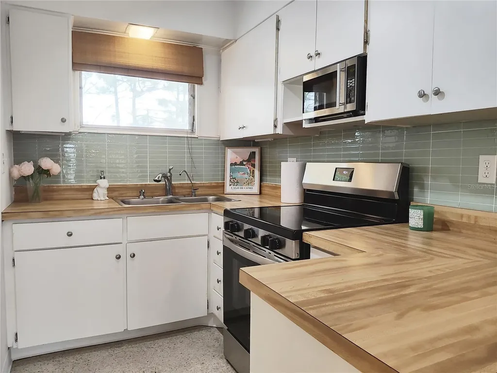 2155 Wood Street Sarasota FL 34237