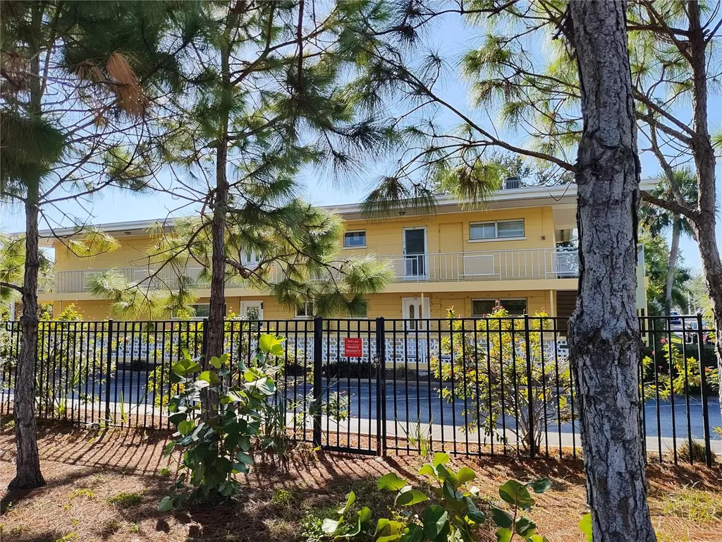 2155 Wood Street Sarasota FL 34237