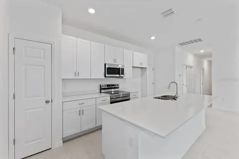 1194 Atlantic Avenue Fruitland Park FL 34731