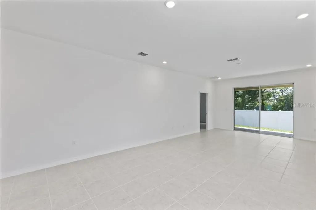 1198 Atlantic Avenue Fruitland Park FL 34731