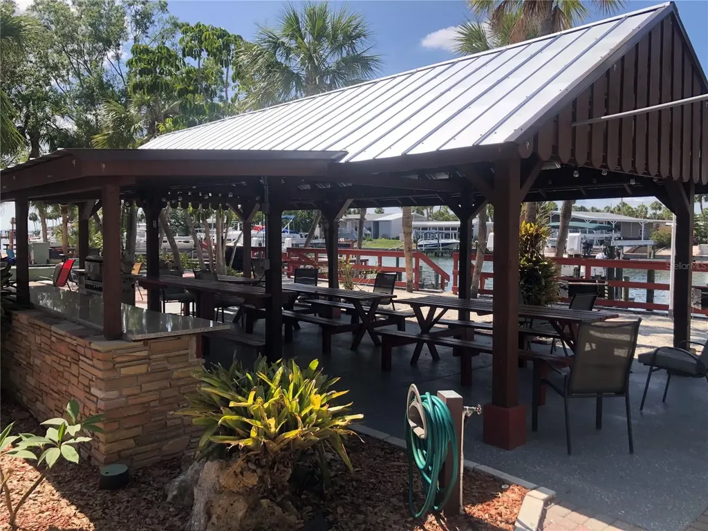 4851 W Gandy Boulevard Tampa FL 33611