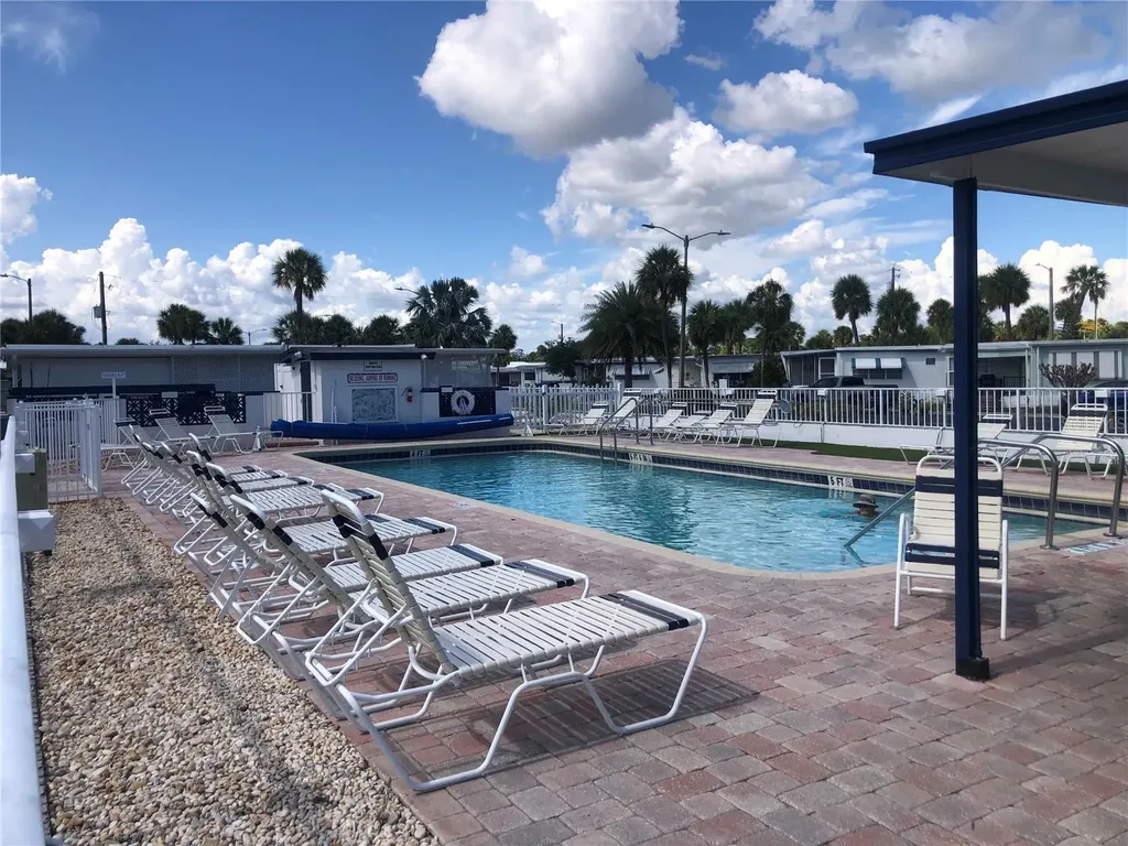 4851 W Gandy Boulevard Tampa FL 33611