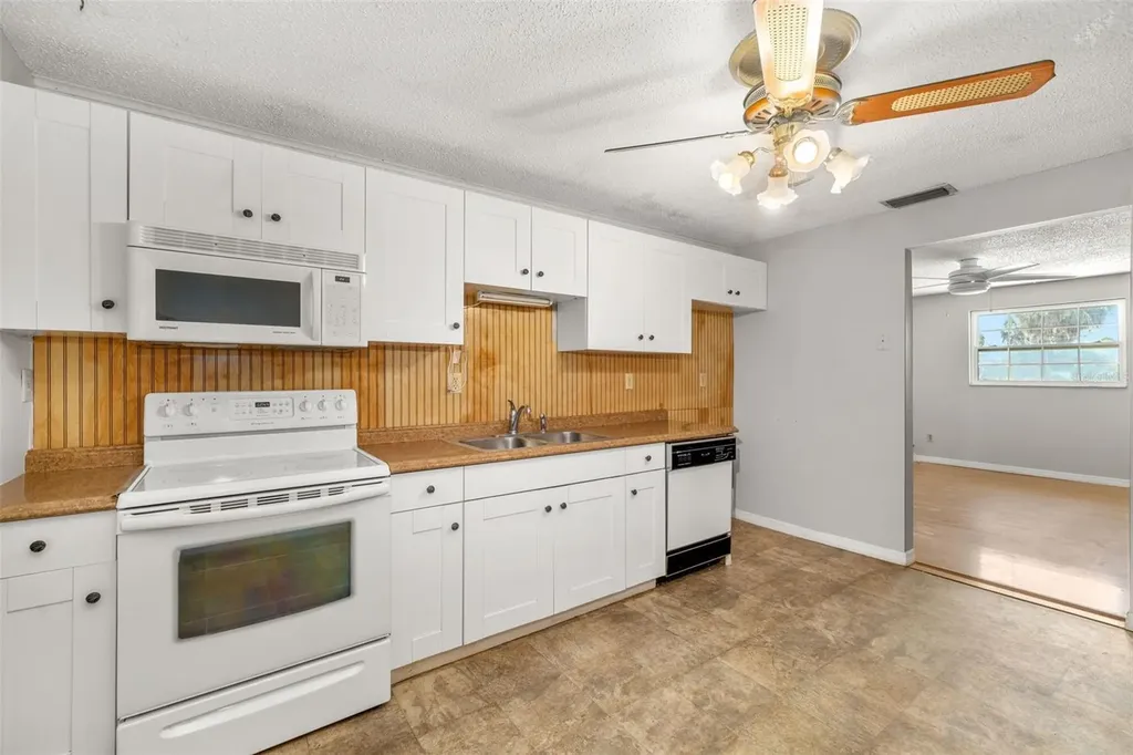 202 Peacock Lane Holmes Beach FL 34217
