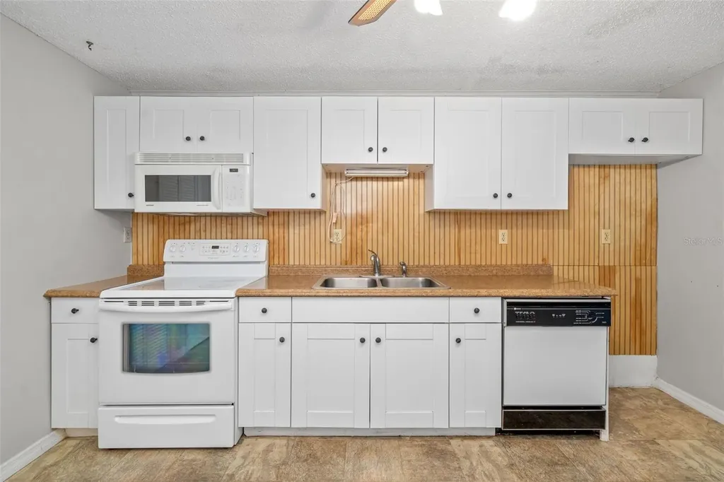 202 Peacock Lane Holmes Beach FL 34217
