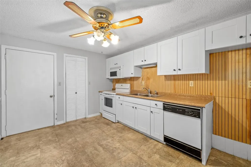 202 Peacock Lane Holmes Beach FL 34217