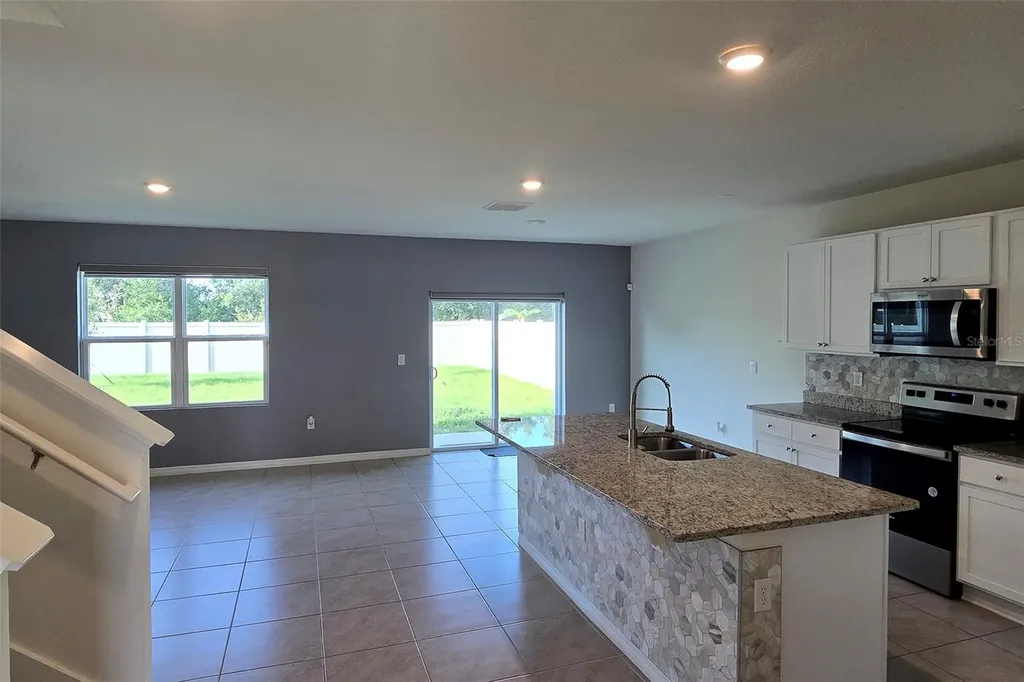 2722 Numa Falls Avenue Davenport FL 33837