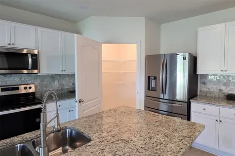 2722 Numa Falls Avenue Davenport FL 33837