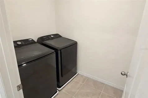 2722 Numa Falls Avenue Davenport FL 33837