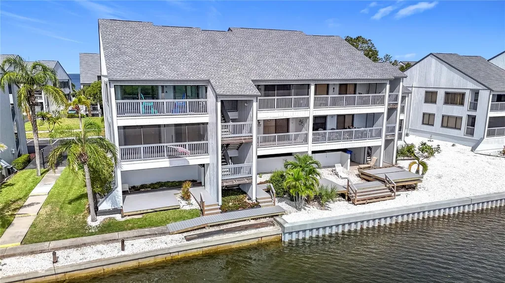 809 Bahia Del Sol Drive Ruskin FL 33570