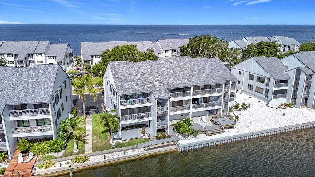 809 Bahia Del Sol Drive Ruskin FL 33570