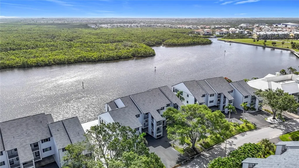 809 Bahia Del Sol Drive Ruskin FL 33570