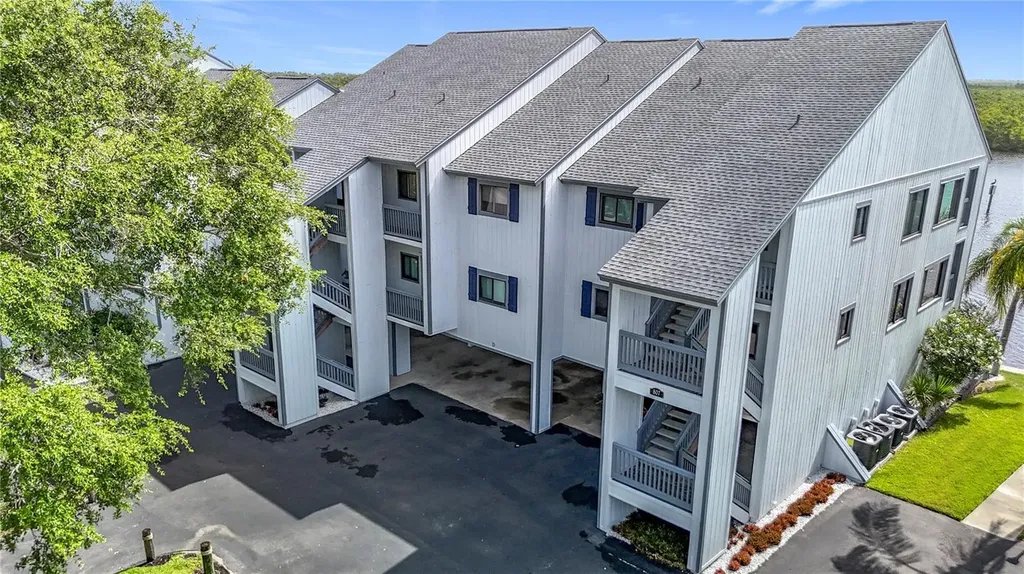 809 Bahia Del Sol Drive Ruskin FL 33570