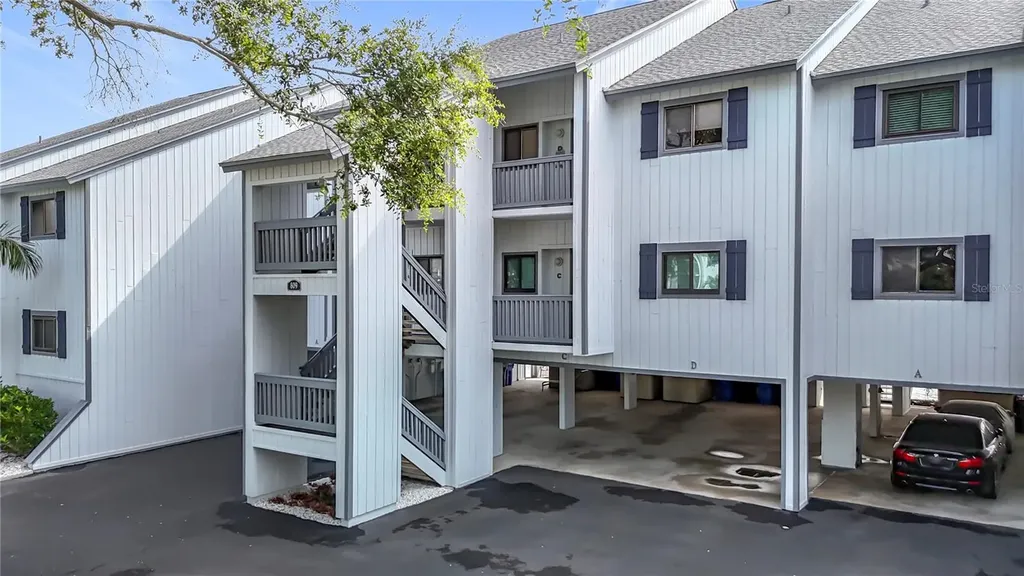 809 Bahia Del Sol Drive Ruskin FL 33570