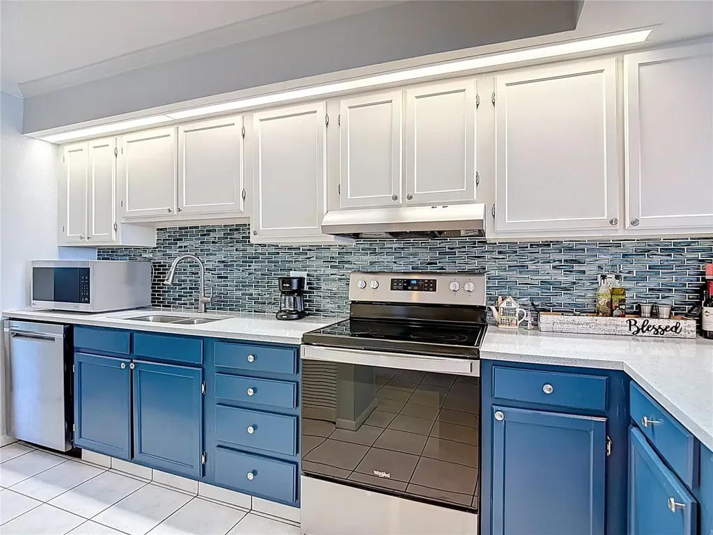 809 Bahia Del Sol Drive Ruskin FL 33570