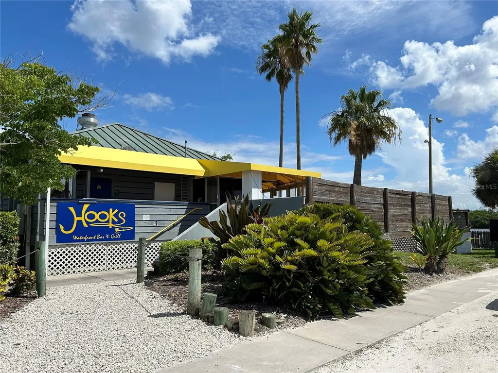809 Bahia Del Sol Drive Ruskin FL 33570