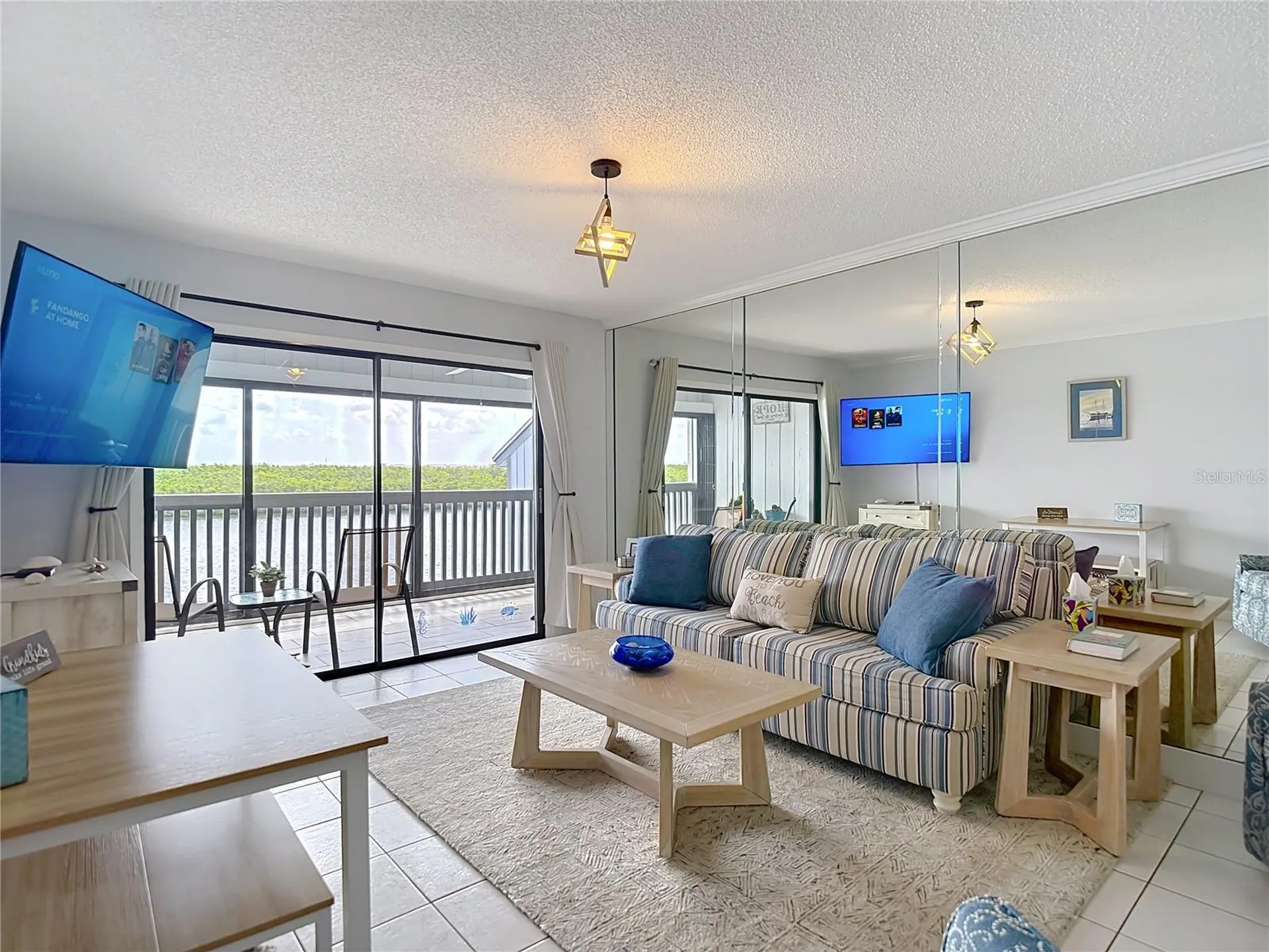 809 Bahia Del Sol Drive Ruskin FL 33570