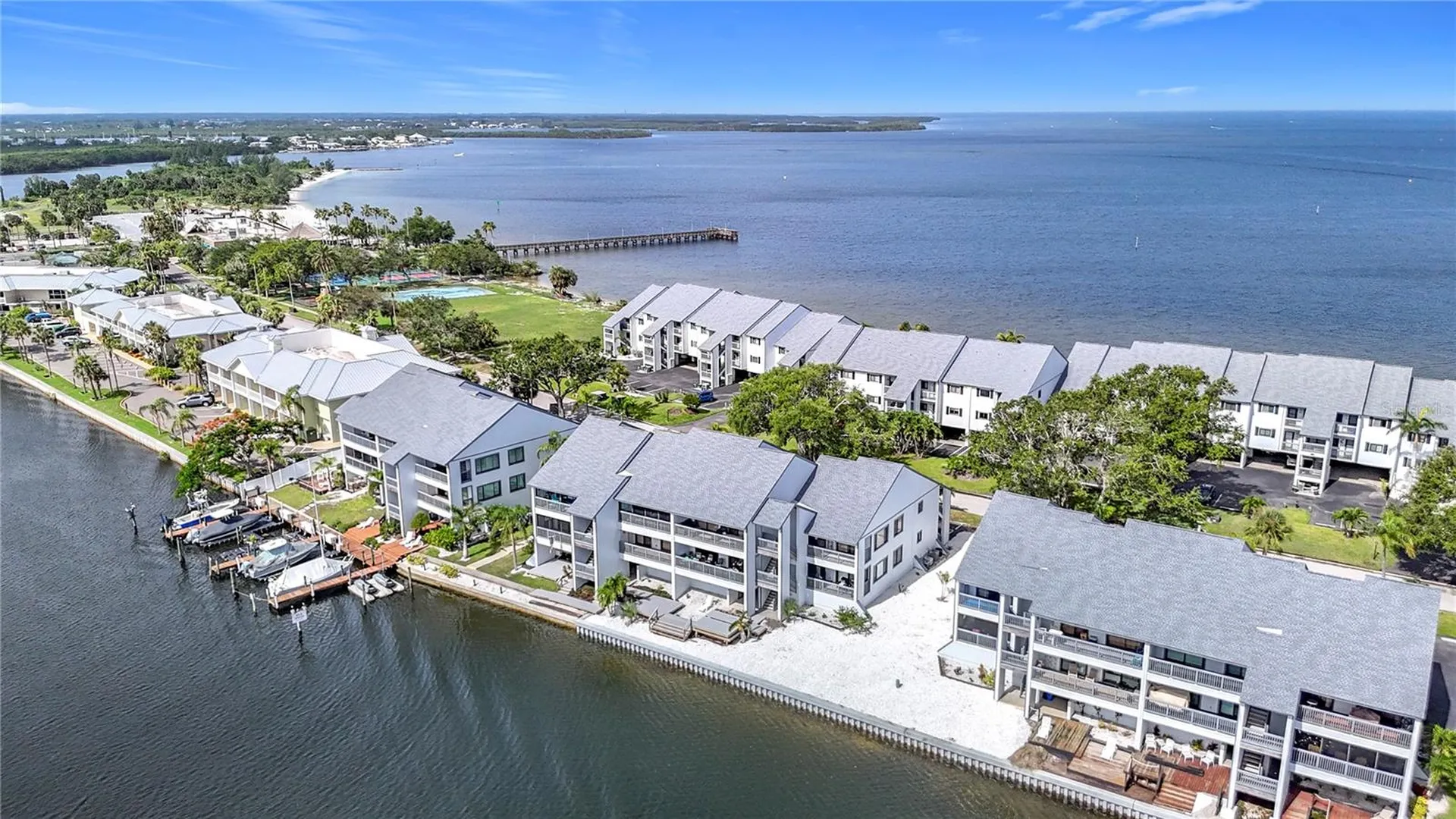 809 Bahia Del Sol Drive Ruskin FL 33570