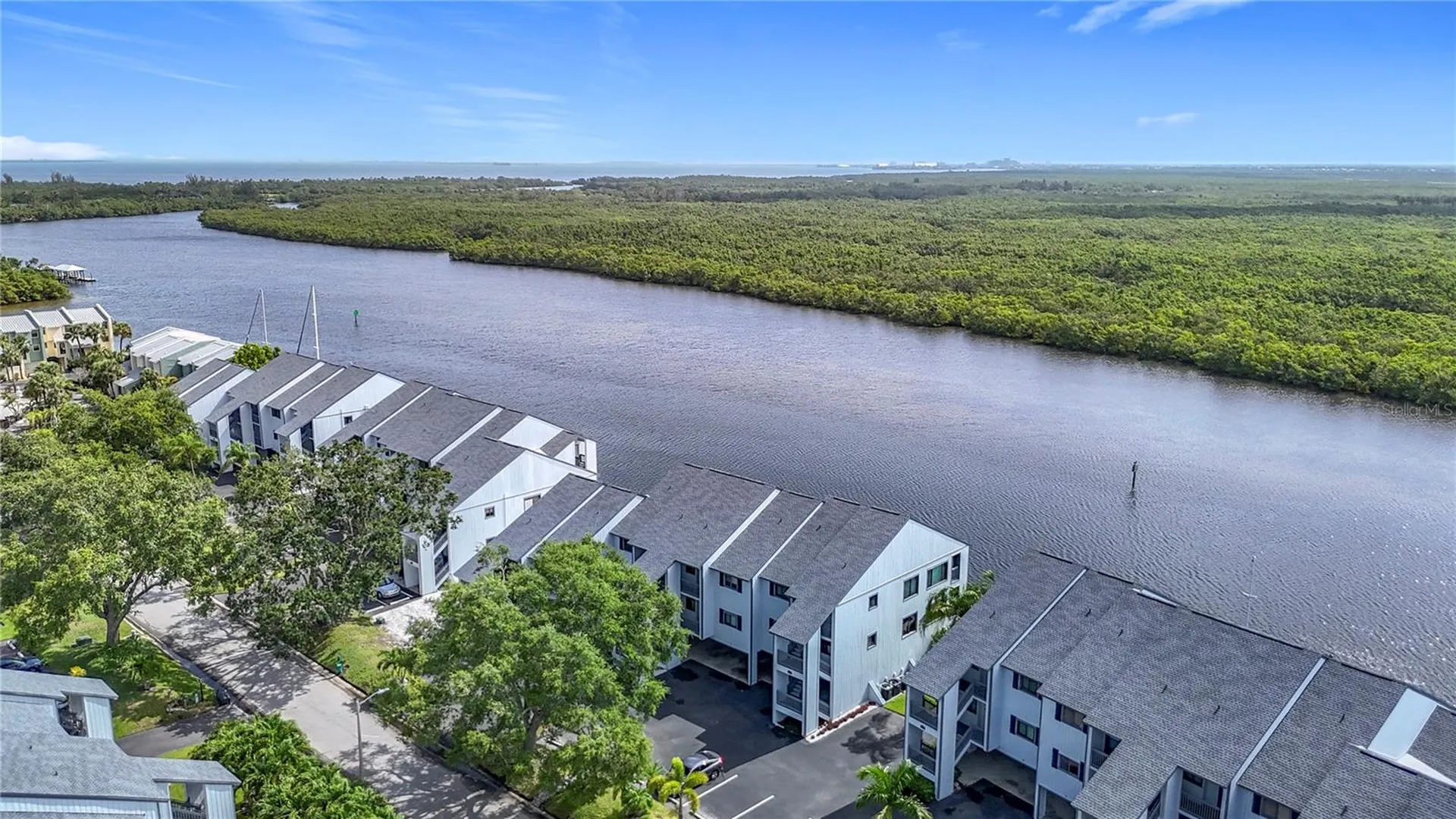 809 Bahia Del Sol Drive Ruskin FL 33570