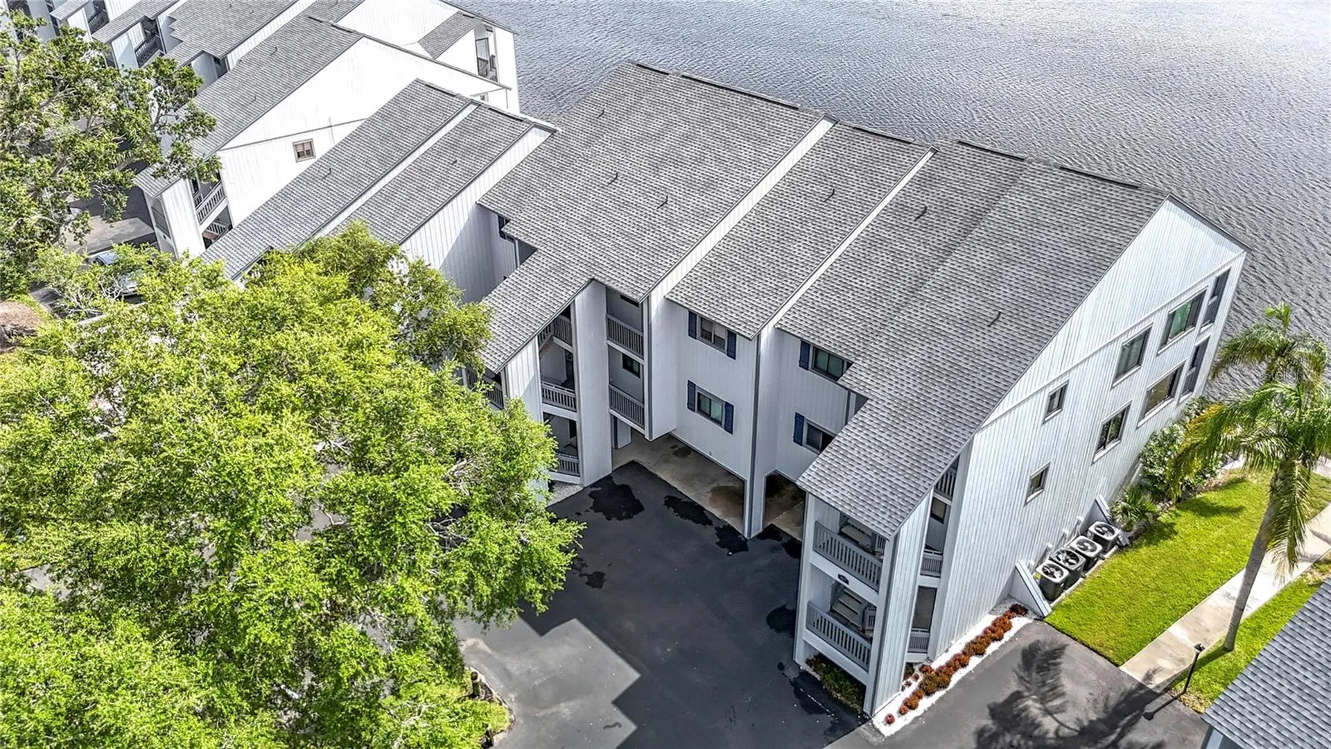 809 Bahia Del Sol Drive Ruskin FL 33570