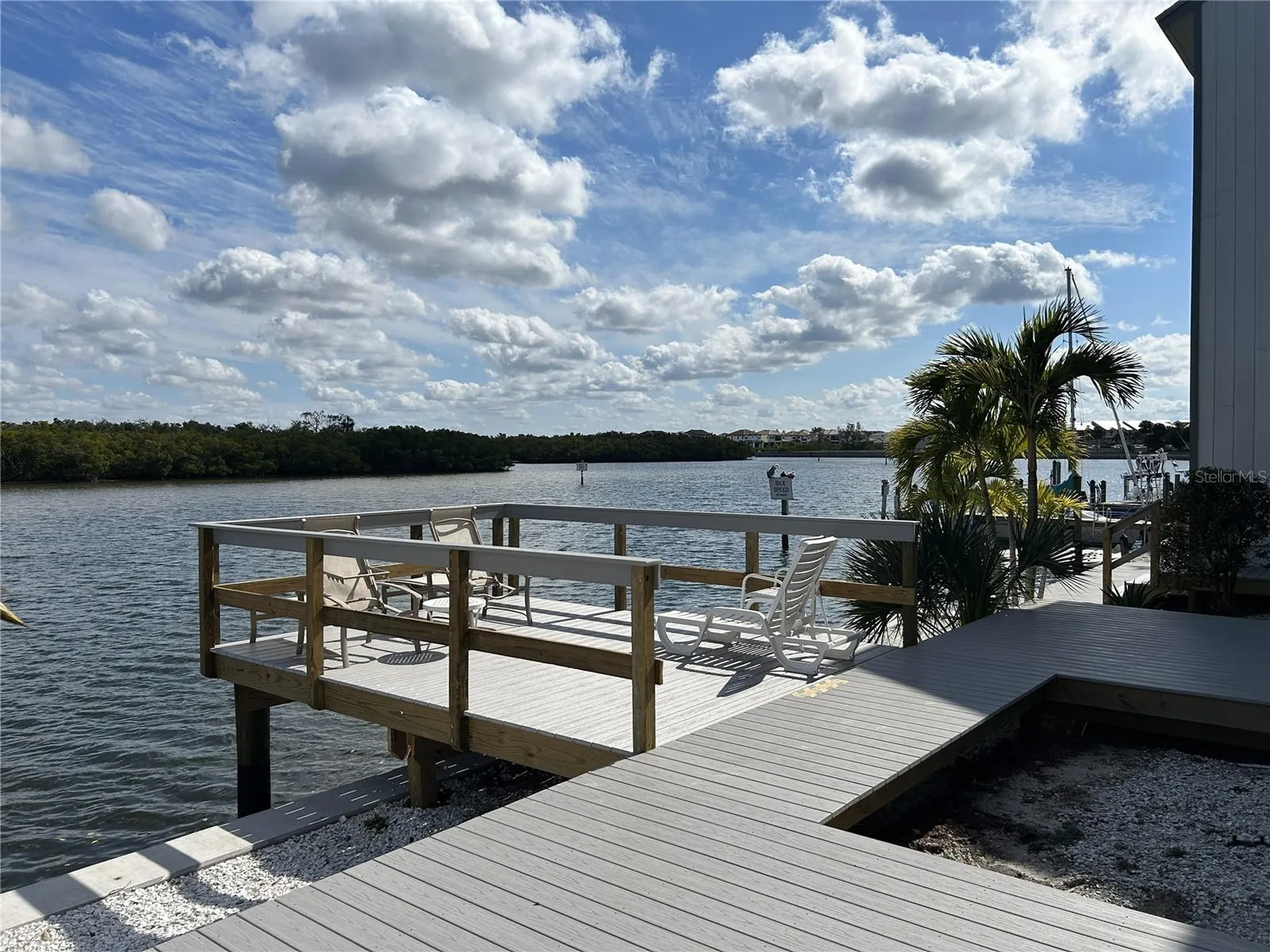 809 Bahia Del Sol Drive Ruskin FL 33570