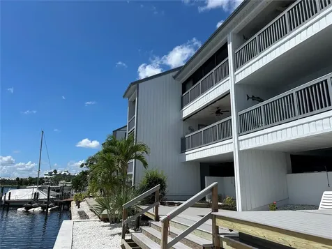 809 Bahia Del Sol Drive Ruskin FL 33570