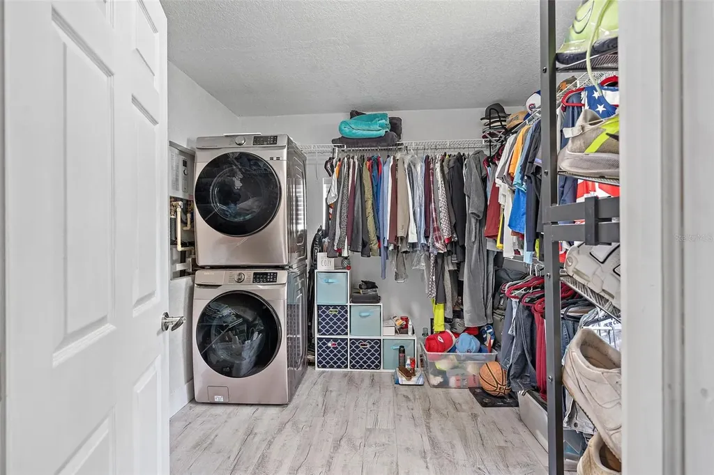 2820 Whitney Road Clearwater FL 33760