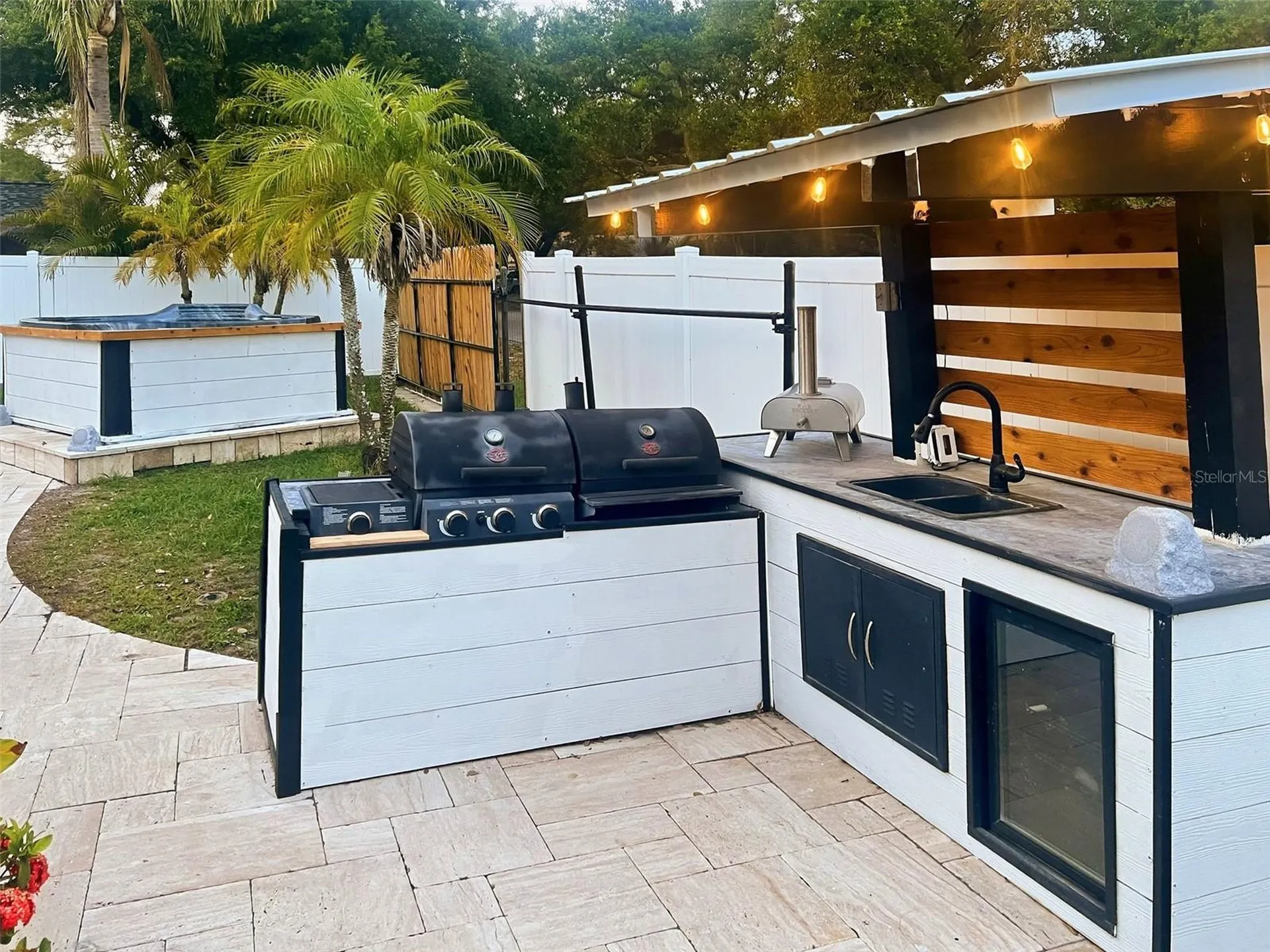 2820 Whitney Road Clearwater FL 33760