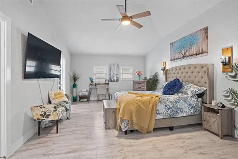 2820 Whitney Road Clearwater FL 33760