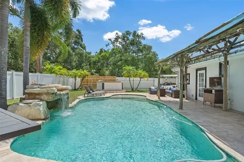 2820 Whitney Road Clearwater FL 33760