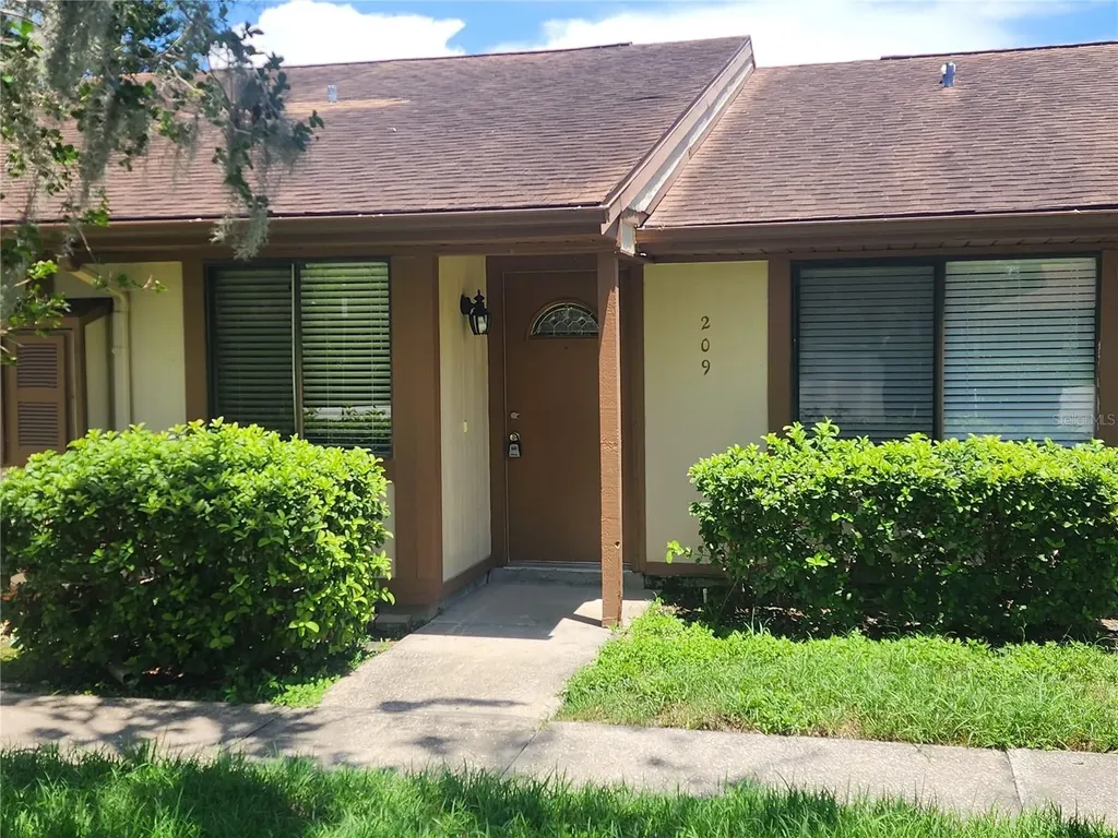 209 Corkwood Lane Oldsmar FL 34677