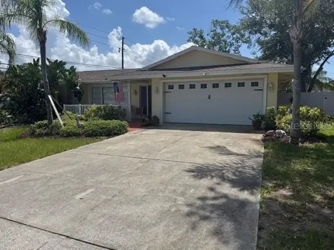 10185 Santiago Court Seminole FL 33776