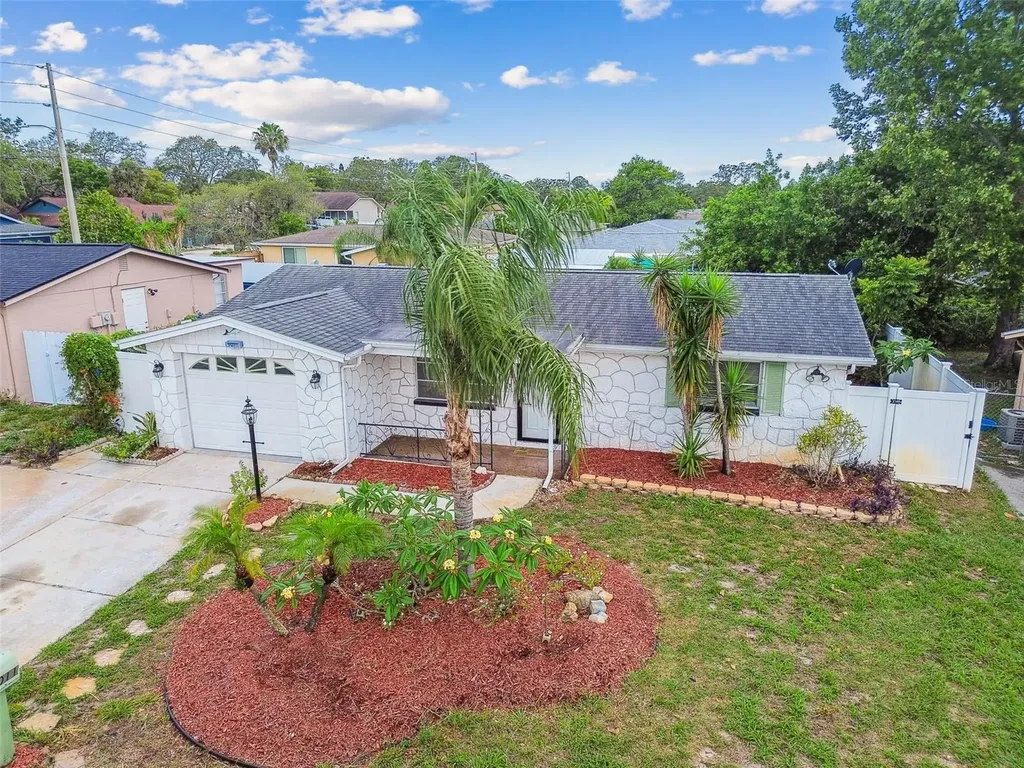 9011 Hunt Club Lane Port Richey FL 34668