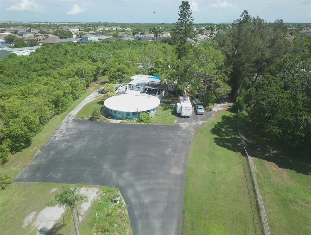 1603, 1605,1608,1611 W Shell Point Road Ruskin FL 33570