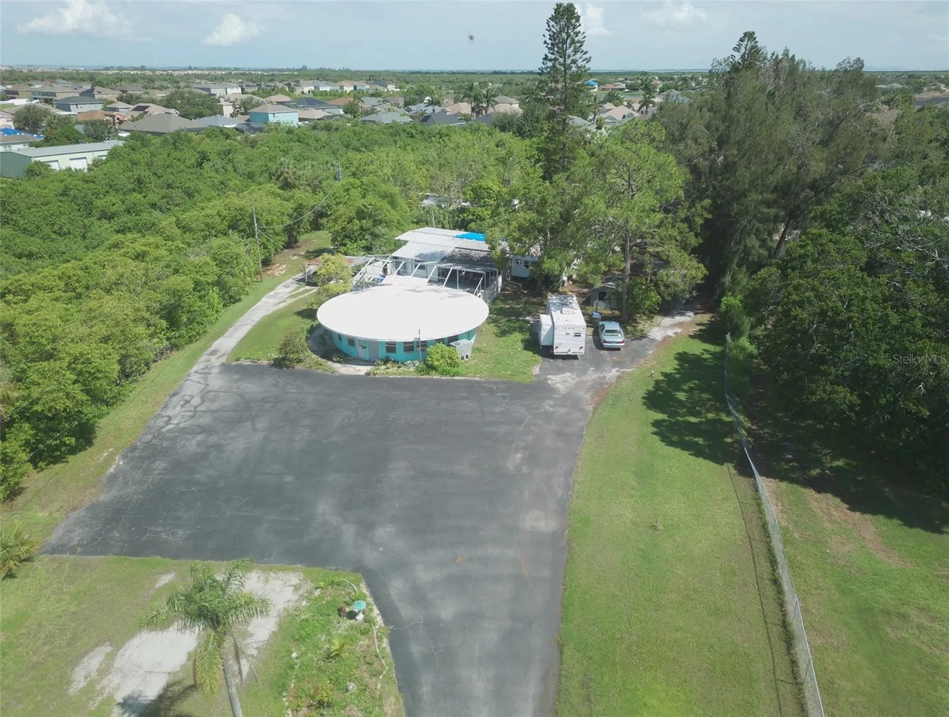 1603, 1605,1608,1611 W Shell Point Road Ruskin FL 33570