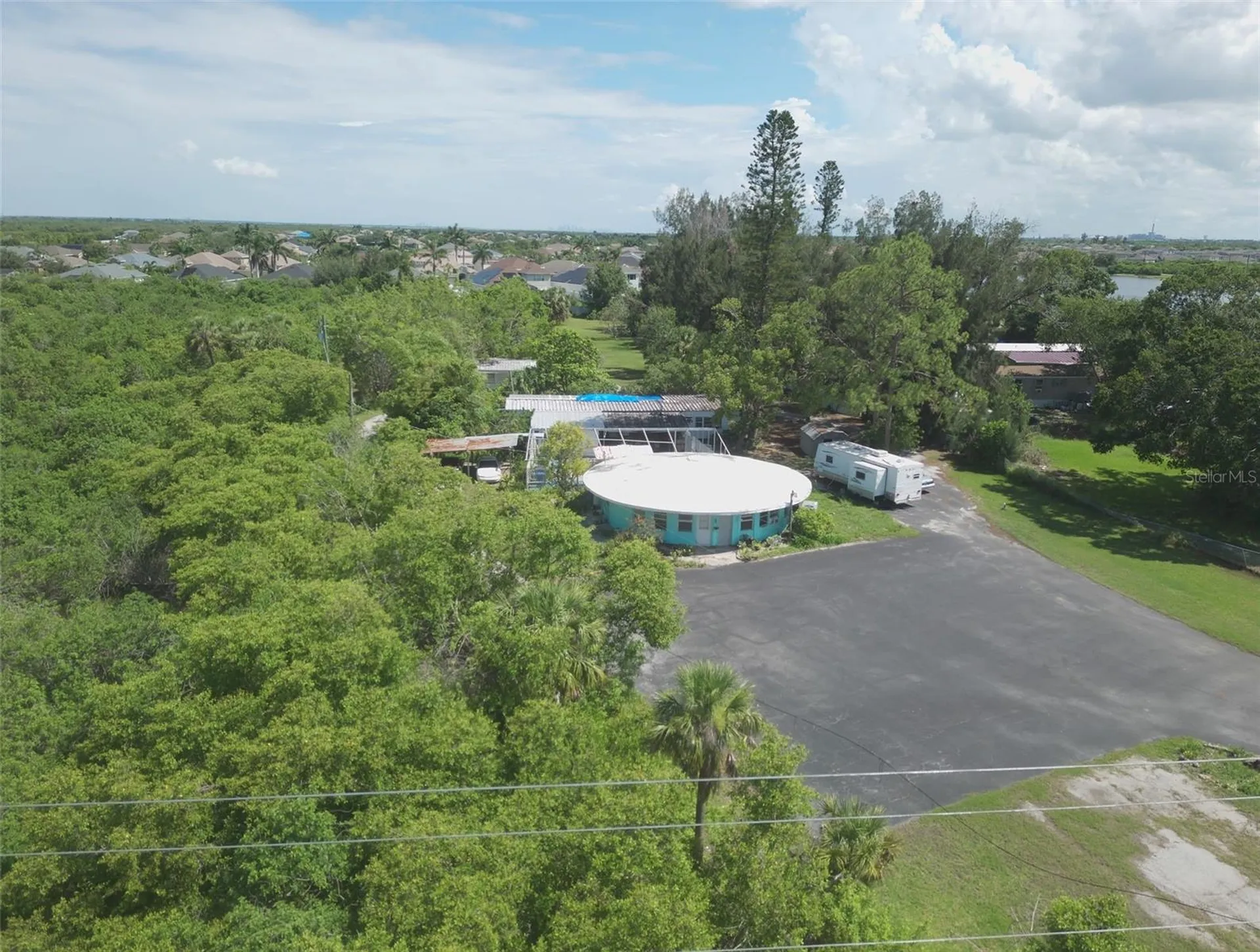 1603, 1605,1608,1611 W Shell Point Road Ruskin FL 33570