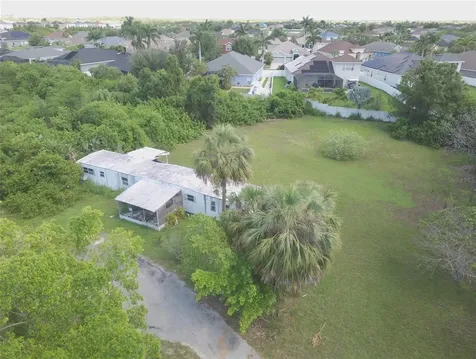 1603, 1605,1608,1611 W Shell Point Road Ruskin FL 33570