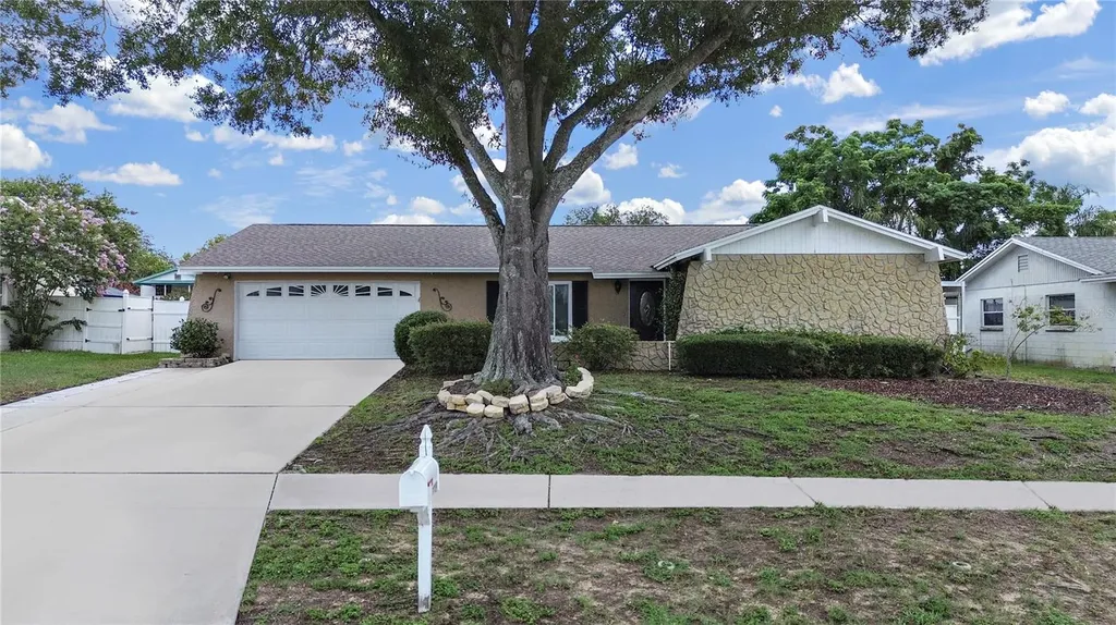 2209 Kingswood Lane Brandon FL 33511